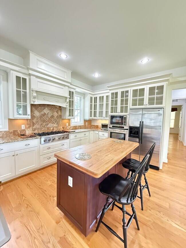 Building Photo - 142 Riverview Plantation Dr