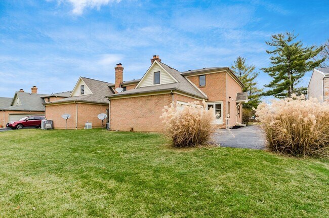 Building Photo - 4841 Dierker Rd