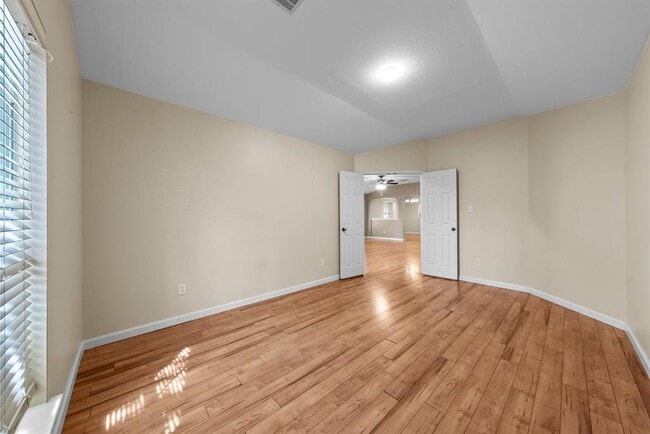 Building Photo - 298 Hogan