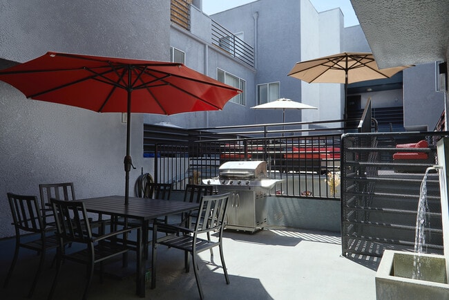 BBQ - 11041 Hesby St