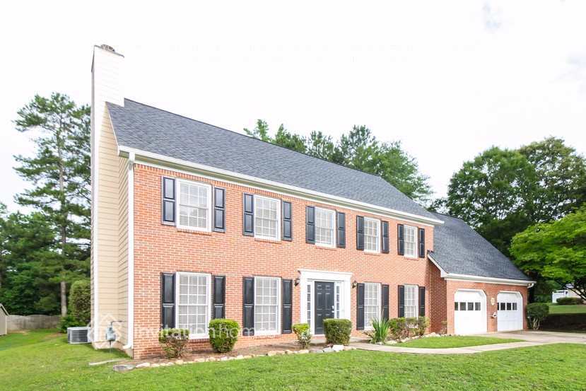 Building Photo - 2585 Loring Rd NW