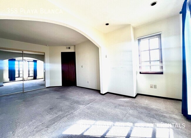Building Photo - 358 Playa Blanca