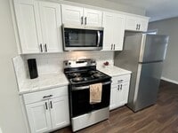 Building Photo - 454 Lexington Dr