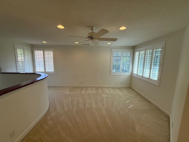 Building Photo - Over 3000 sq feet in Trabuco Canyon