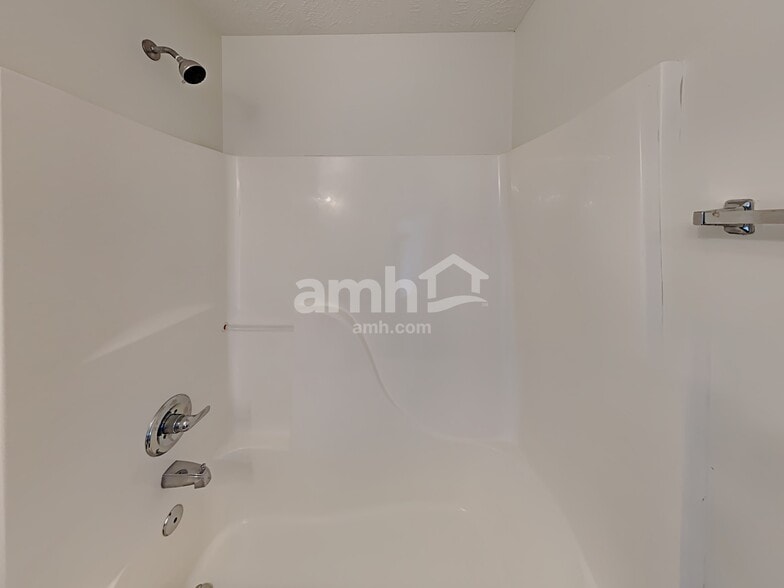 Building Photo - 1821 Saint Andrews Dr