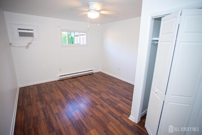 Building Photo - 32 Heston Ave