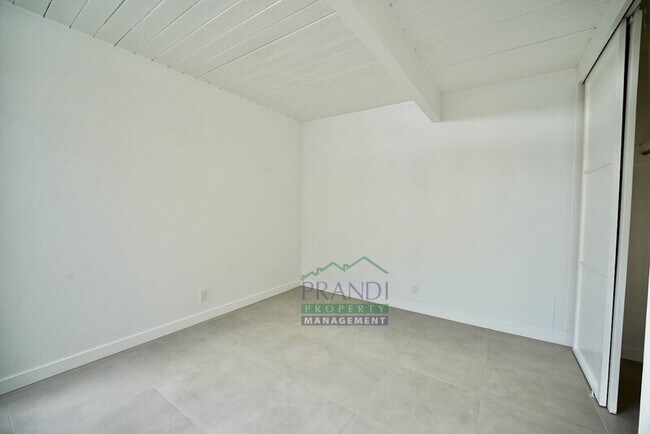 Building Photo - 18 Anchorage Ct