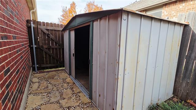 Building Photo - 1204 Riverside Rd