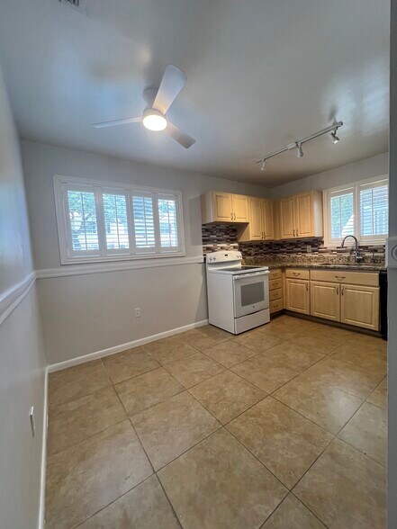 Building Photo - 4146 Plantation Cove Dr