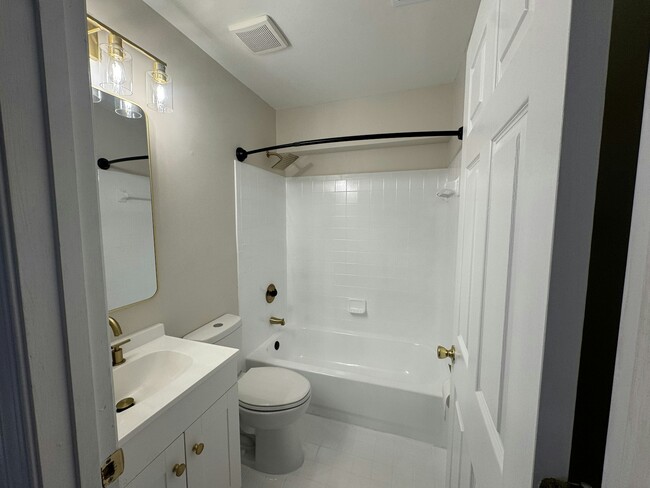 Building Photo - 9028 Constant Course