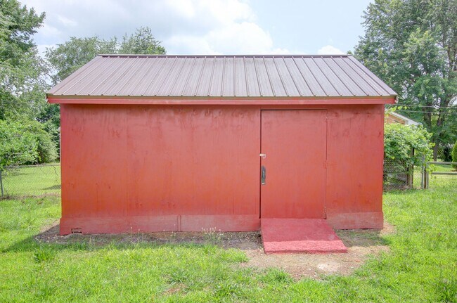 Building Photo - 729 Welsey Dr