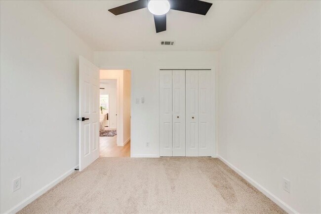 Building Photo - 9606 Dallum Dr