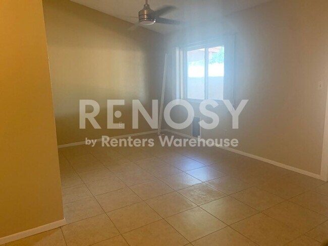 Building Photo - 9064 N 68th Ln
