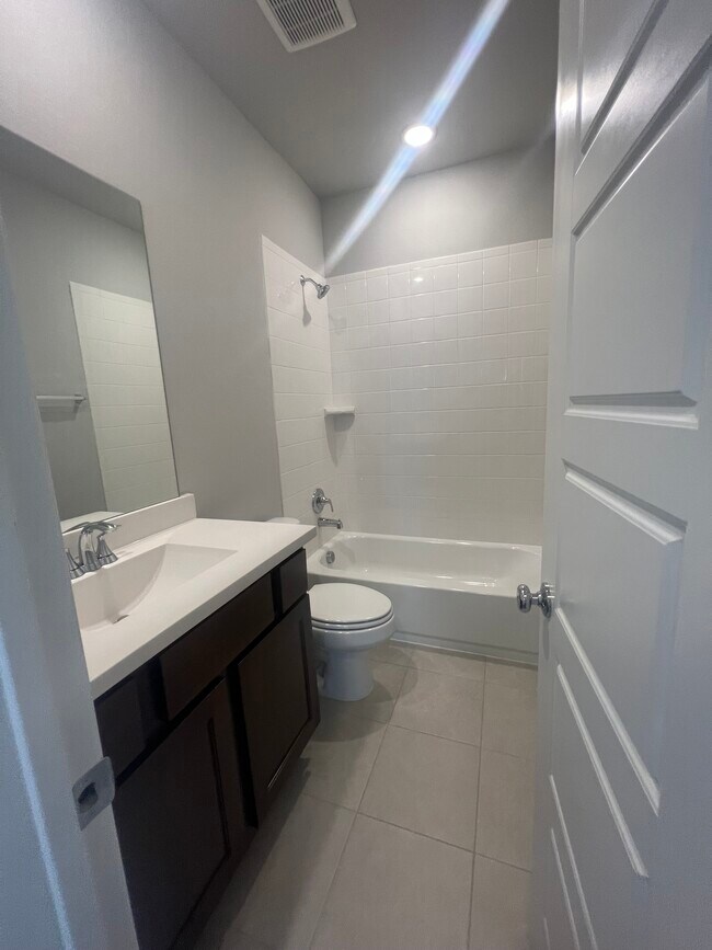 Building Photo - 1740 Eagle Landing