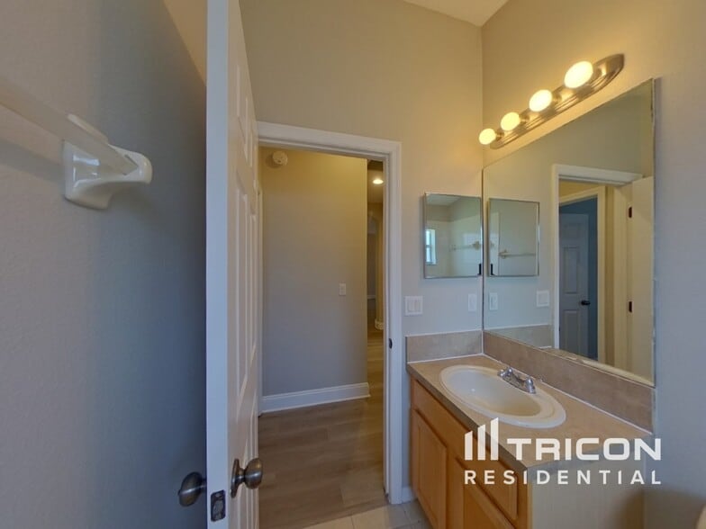 Building Photo - 1421 Emerald Hill Way