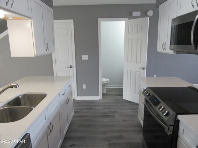Building Photo - 134 Parker Village Cir