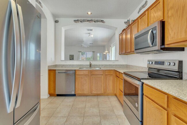Building Photo - Beautiful 3 bedroom, 2 bath in great Mesa location!