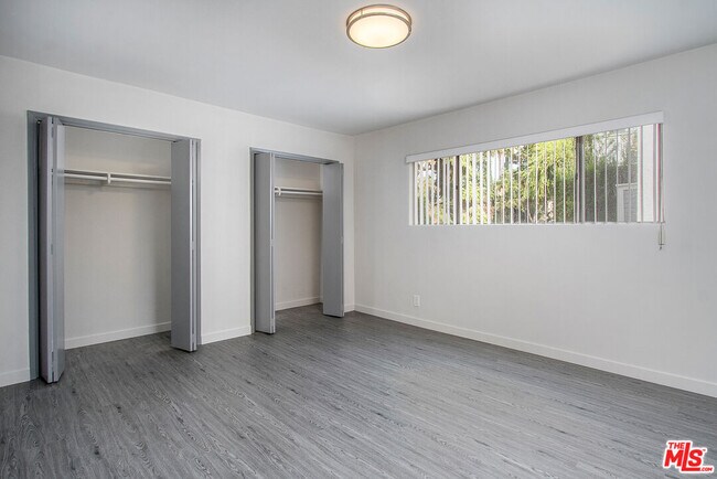 Building Photo - 450 S Los Robles Ave