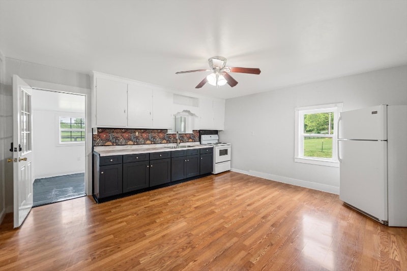 Building Photo - 6 Triple Oak Ln