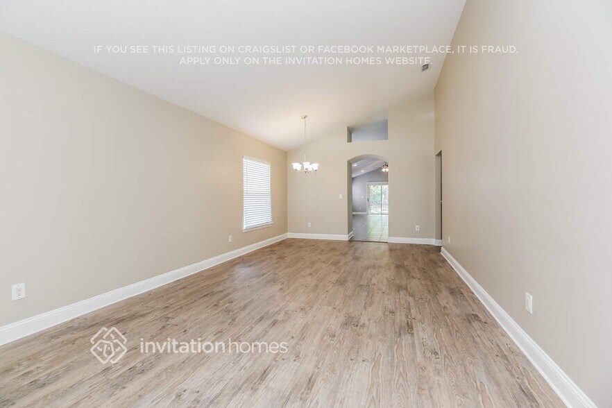 Building Photo - 14857 Falling Waters Dr