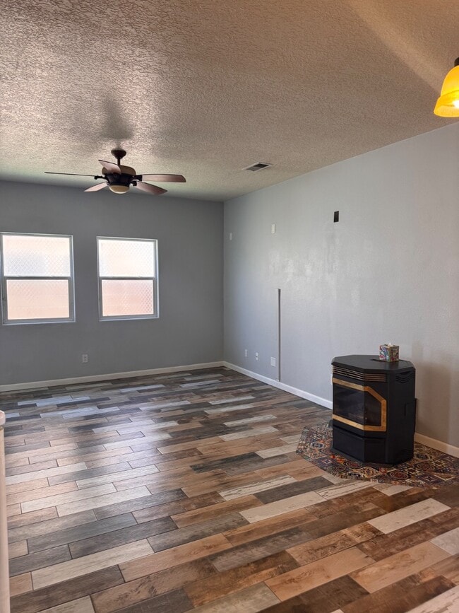 Building Photo - 624 Torretta Dr SW