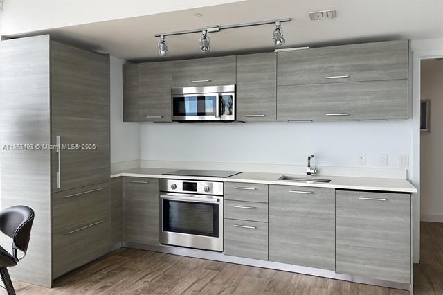 Building Photo - 650 NE 32nd St