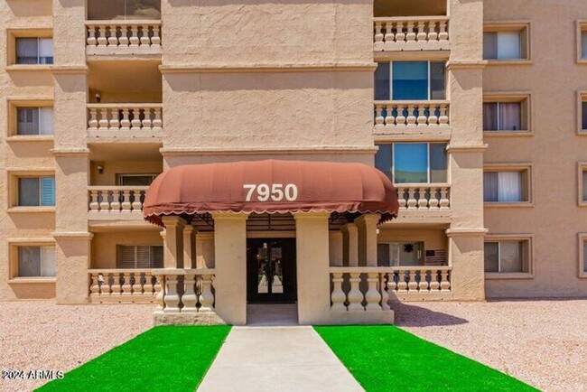 Building Photo - Lovely Scottsdale Shadows Rental