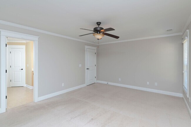 Building Photo - 3 Bedroom 2.5 bath low maintenance living for rent!