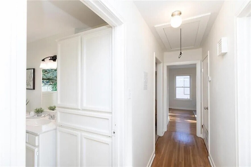 Building Photo - 4429 Moravian Dr