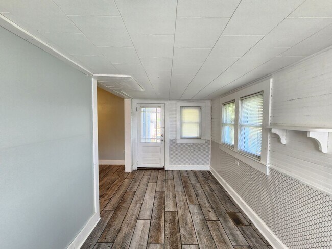 Building Photo - CandlerLong Term Rental