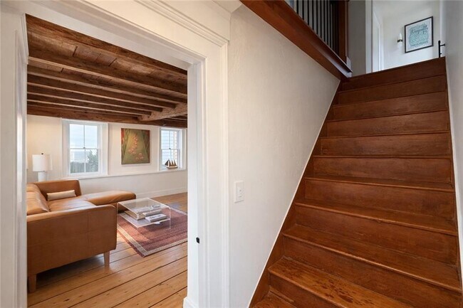 Building Photo - 24 Houston Ave