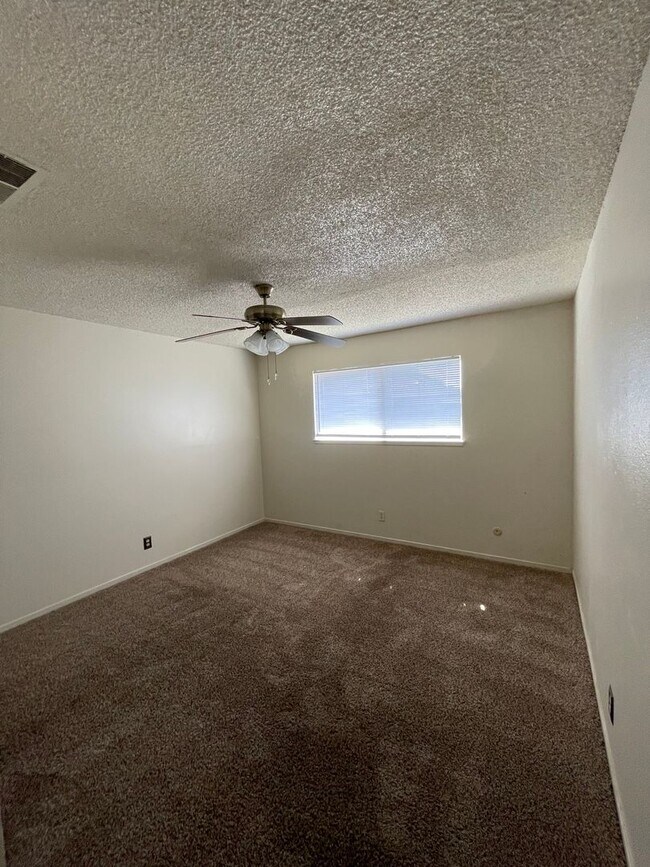 Building Photo - 291 W Alexander Ave