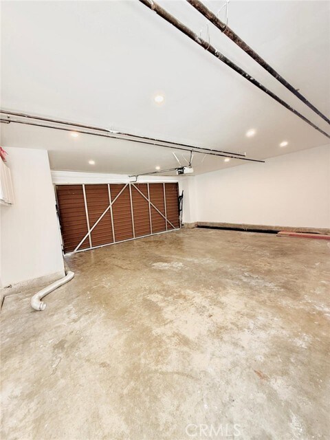 Building Photo - 27939 Ridgebrook Ct
