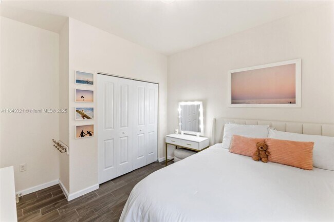 Building Photo - 25021 SW 118 Ct