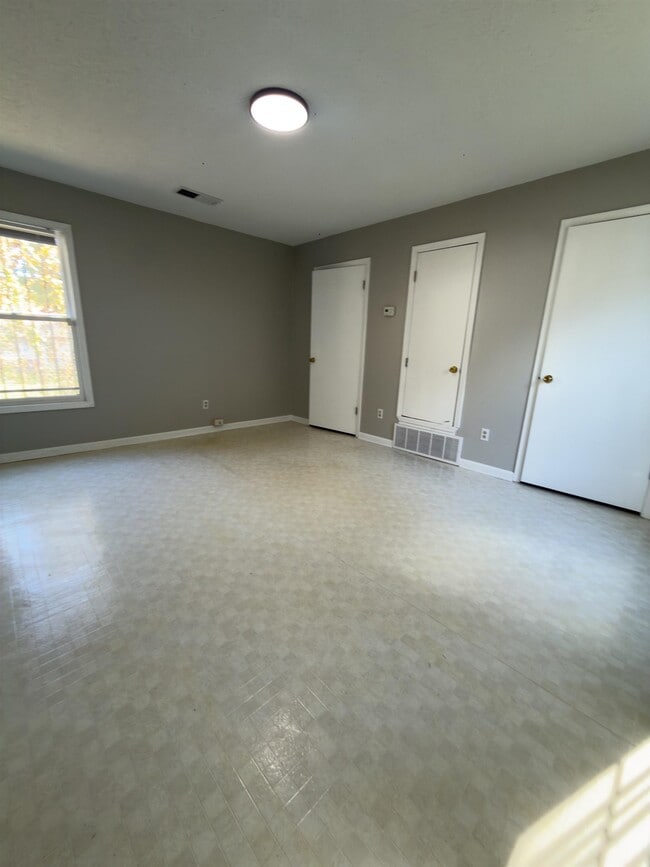 Building Photo - 3443 Barron Ave