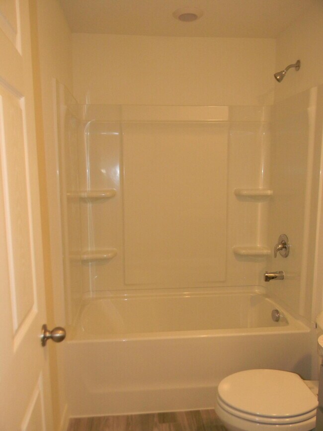 Building Photo - 491 Windswept Ave SW