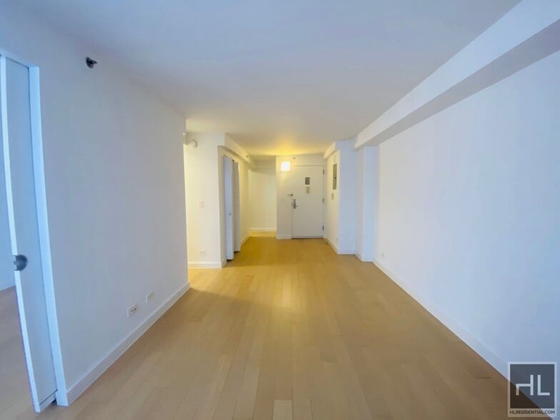 Primary Photo - East 39th Street