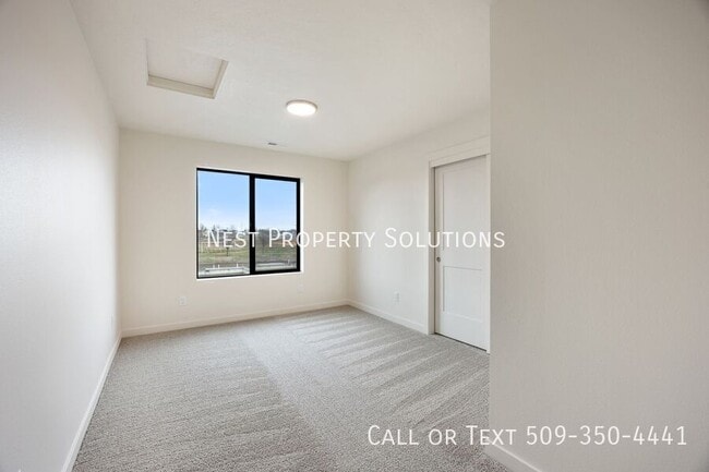 Building Photo - 601 S Dorsing St