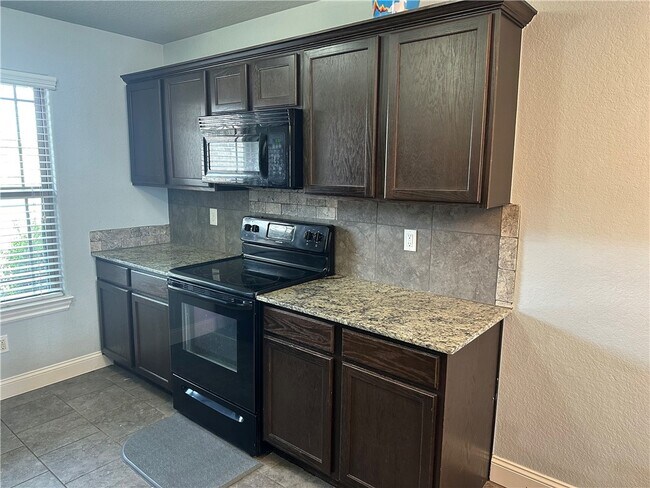 Building Photo - 3903 S W Capstone Ave