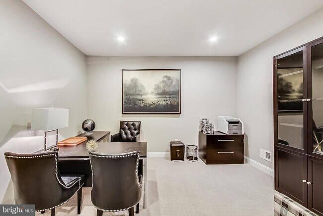 Building Photo - 10821 Symphony Park Dr