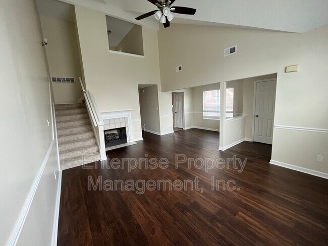 Building Photo - 6869 Century Oaks Dr