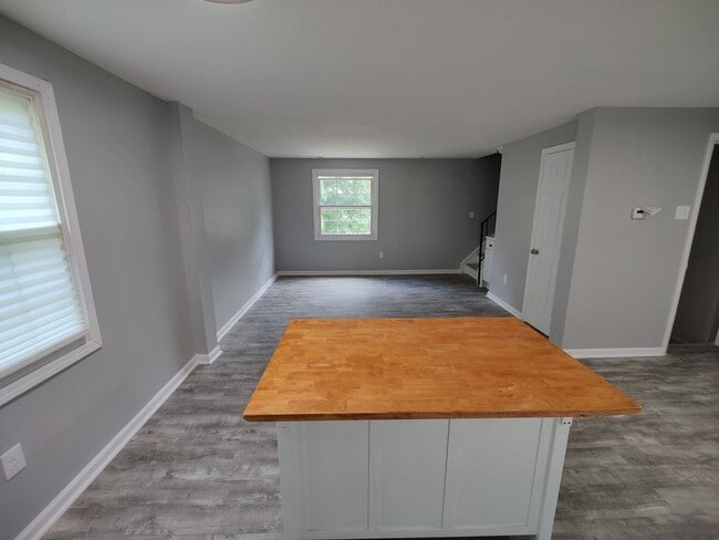 Building Photo - Allison Park - 2 BR Duplex, Fully Renovated, Garage/Driveway, Huge Yard!