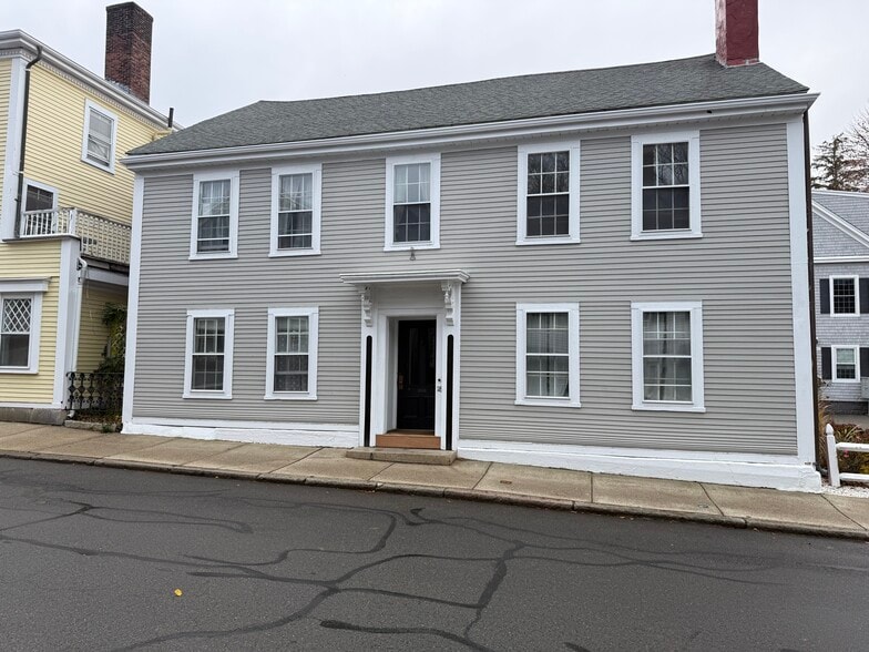 Building Photo - 18 Leyden St