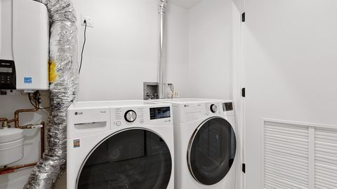 Building Photo - 1801 W Grand Ave