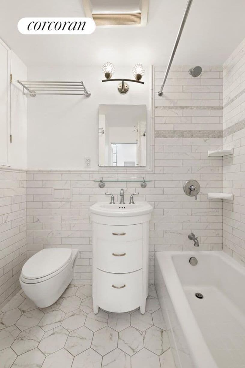 Building Photo - 42 Carroll St