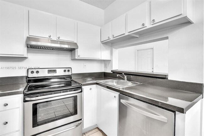 Building Photo - 1701 NW 96th Terrace