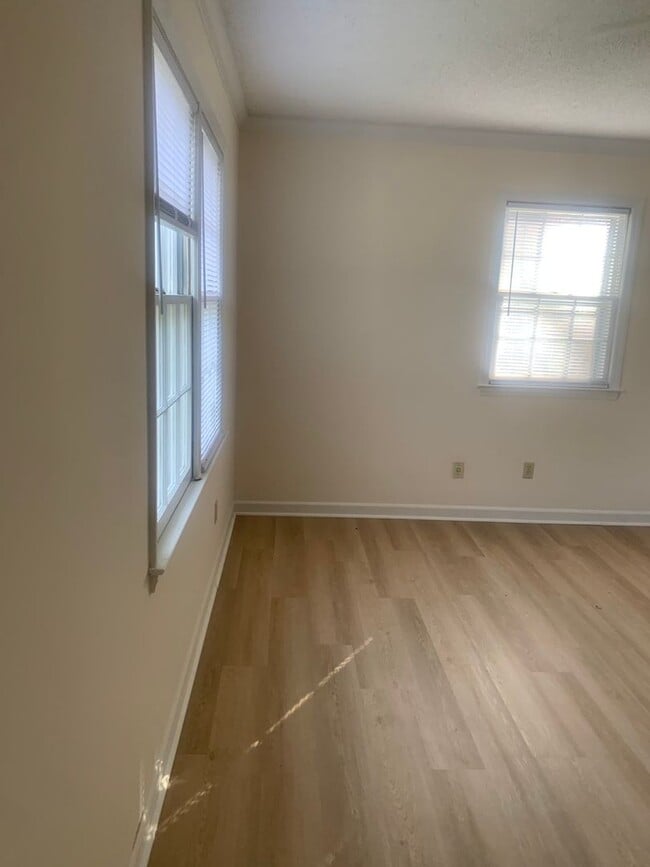 Building Photo - NORTH HILLS CHARMER--2 STORY--DOWNSTAIRS BEDROOM/OFFICE--FORMAL AREAS-LAUNDRY/MUD AREA-CARPORT