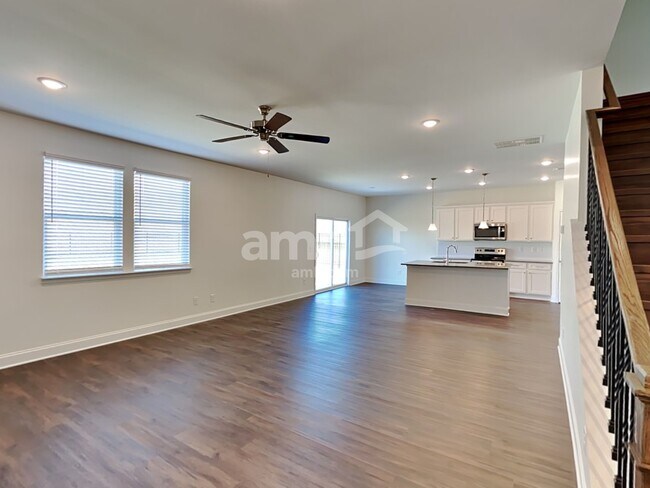 Building Photo - 3750 Blackshear Pl