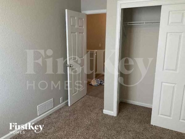 Building Photo - 22640 E River Chase Way