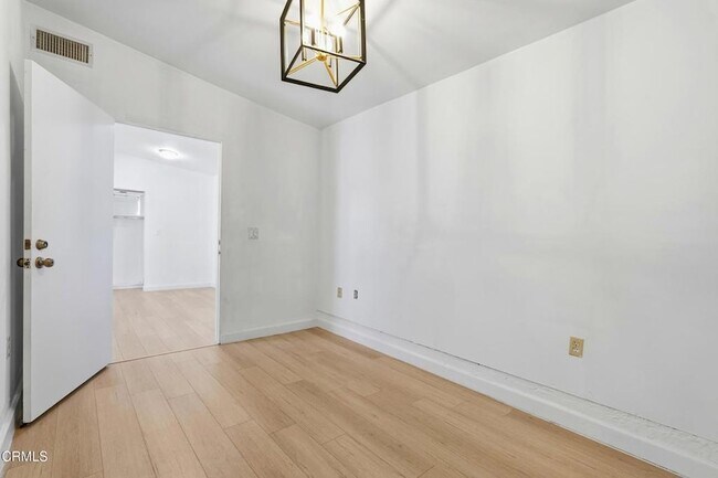 Building Photo - 10734 Oro Vista Ave